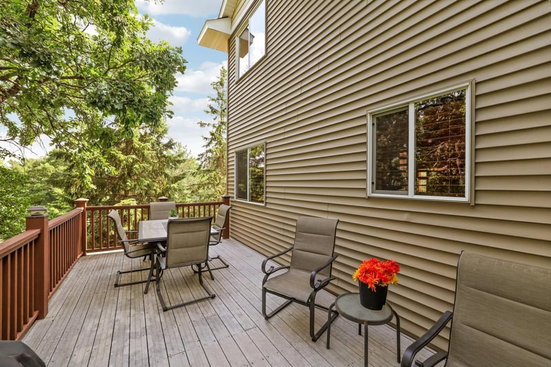 14995 Chestnut Ln, Savage, MN 55378