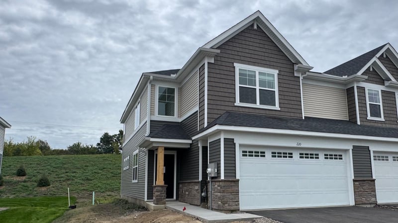 220 Huntington Dr, Waconia, MN 55387