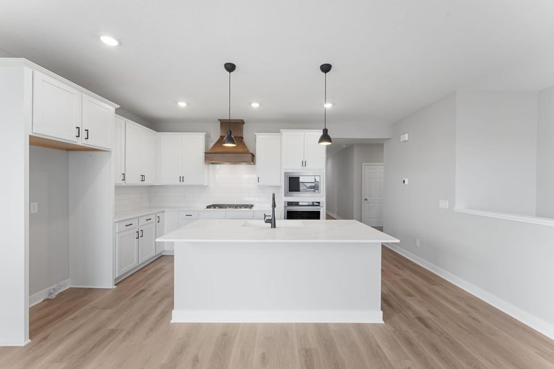 2141 Bluff Heights Dr, Shakopee, MN 55379