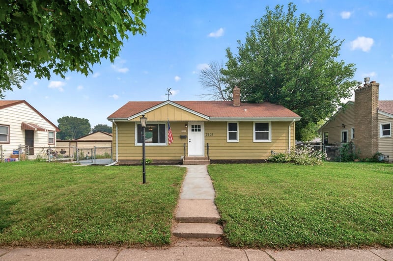 2231 Maryland Ave E, Saint Paul, MN 55119