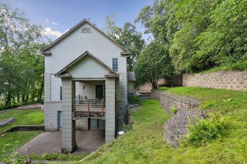 3215 Hazelwood W, Minnetonka, MN 55391
