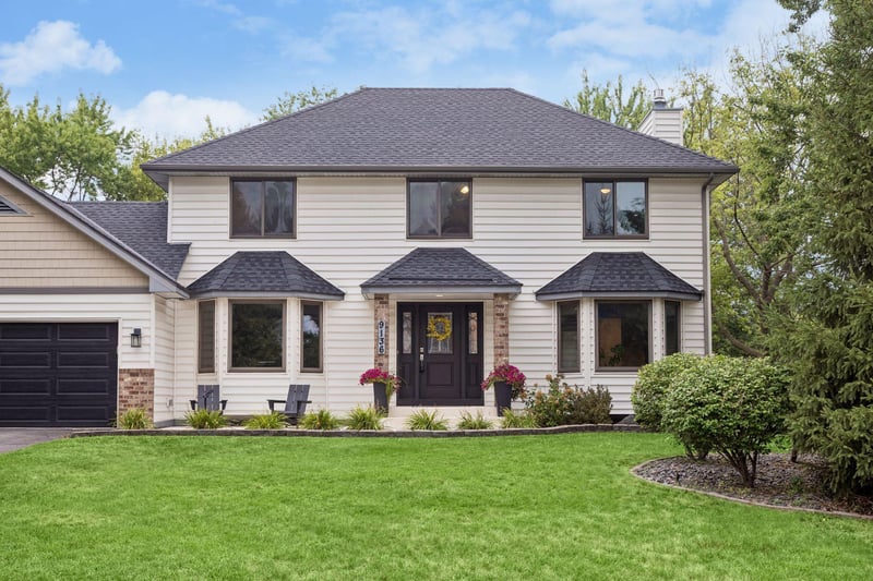 9136 Pinehurst Rd, Woodbury, MN 55125