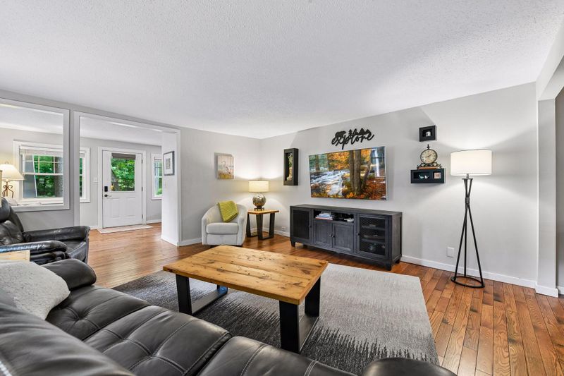 21175 Minnetonka Blvd, Shorewood, MN 55331