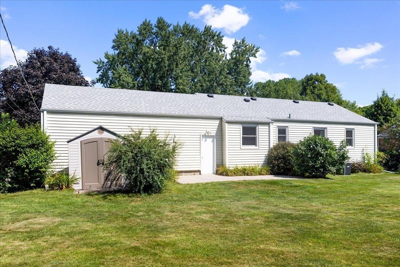 6796 161st St W, Rosemount, MN 55068