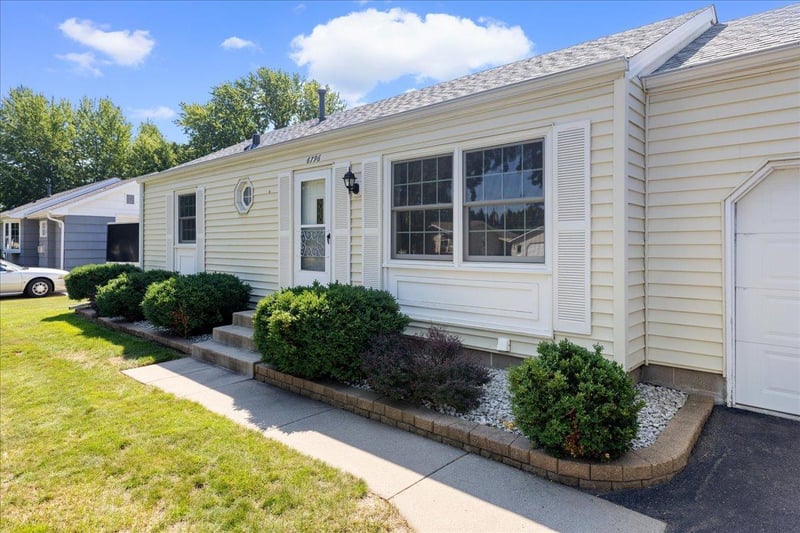 6796 161st St W, Rosemount, MN 55068