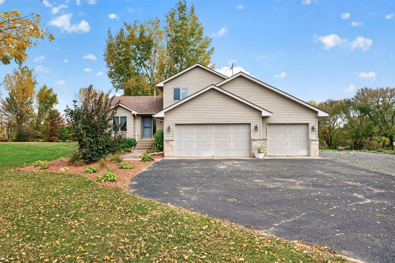 13640 Nester Ct, Lindstrom, MN 55045
