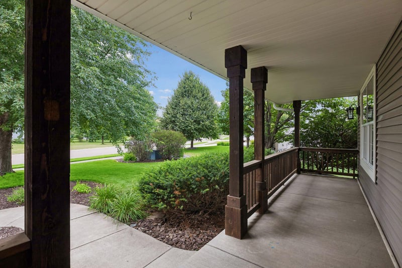 9720 Linden Ave N, Brooklyn Park, MN 55443