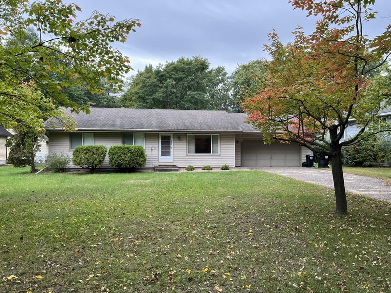8052 Eastwood Rd, Mounds View, MN 55112