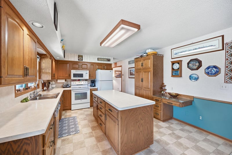 310 Lincoln St, Norwood Young America, MN 55397
