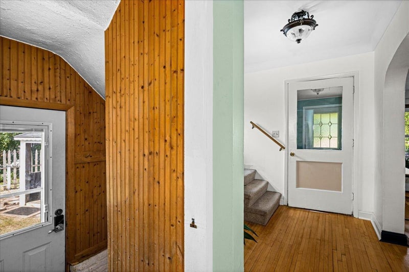 824 E 11th St, Duluth, MN 55805
