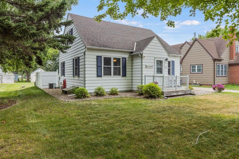214 N Rebecca St, Ivanhoe, MN 56142