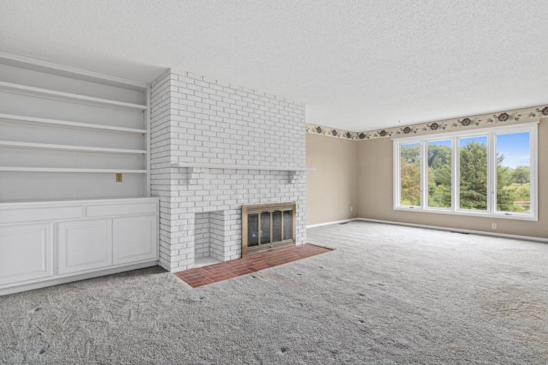 18 Anemone Cir, North Oaks, MN 55127