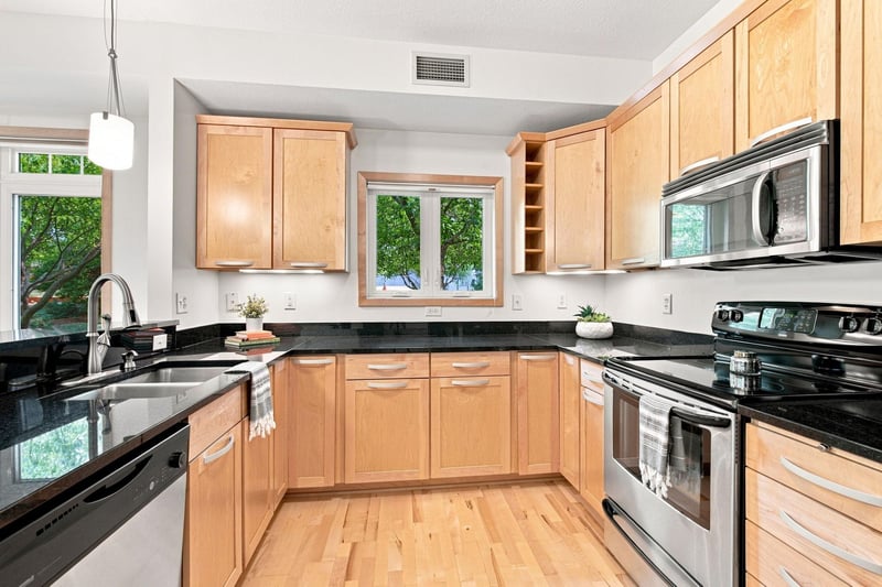 3251 Louisiana Ave S #111, Saint Louis Park, MN 55426