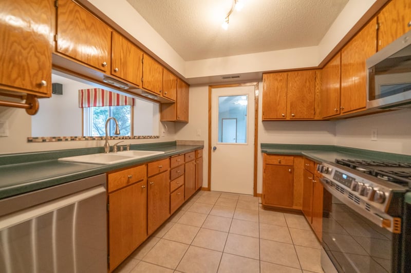7732 157th St W, Apple Valley, MN 55124