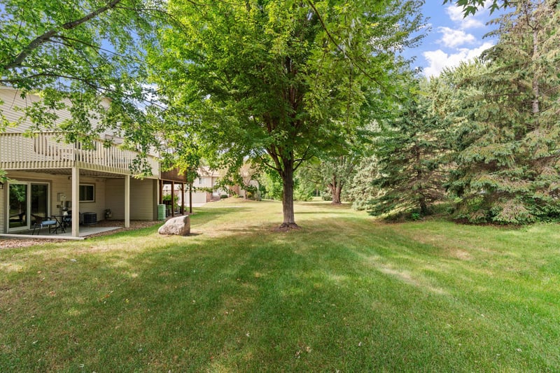 9952 107th Ave N, Maple Grove, MN 55369