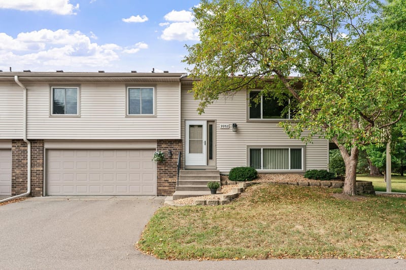9952 107th Ave N, Maple Grove, MN 55369