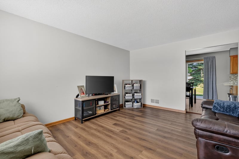 310 10th Ave NW, Byron, MN 55920