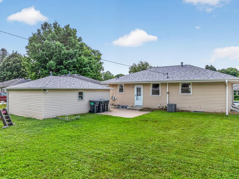 1443 Cascade St NW, Rochester, MN 55901