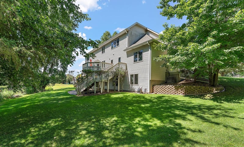 1401 Larkspur Ct, Woodbury, MN 55129