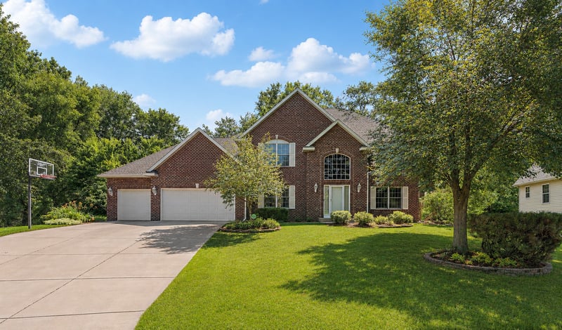 1401 Larkspur Ct, Woodbury, MN 55129