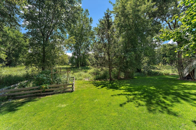 1401 Larkspur Ct, Woodbury, MN 55129
