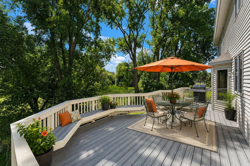1401 Larkspur Ct, Woodbury, MN 55129