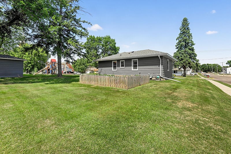 211 Cedar Ave S, Watkins, MN 55389