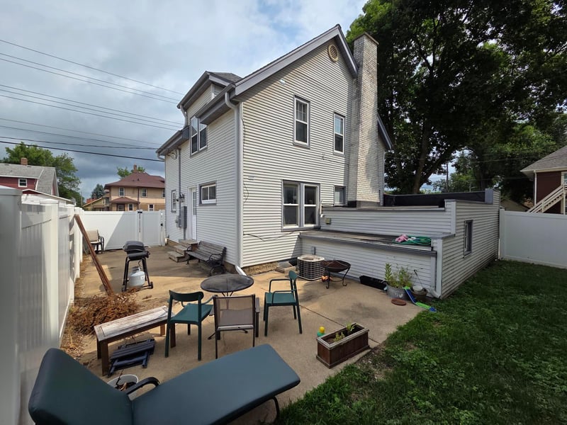 17 13th Ave SW, Rochester, MN 55902
