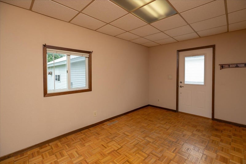 105 4th St Nw, Kasson, MN 55944