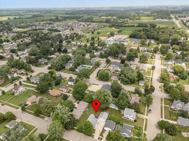 105 4th St Nw, Kasson, MN 55944