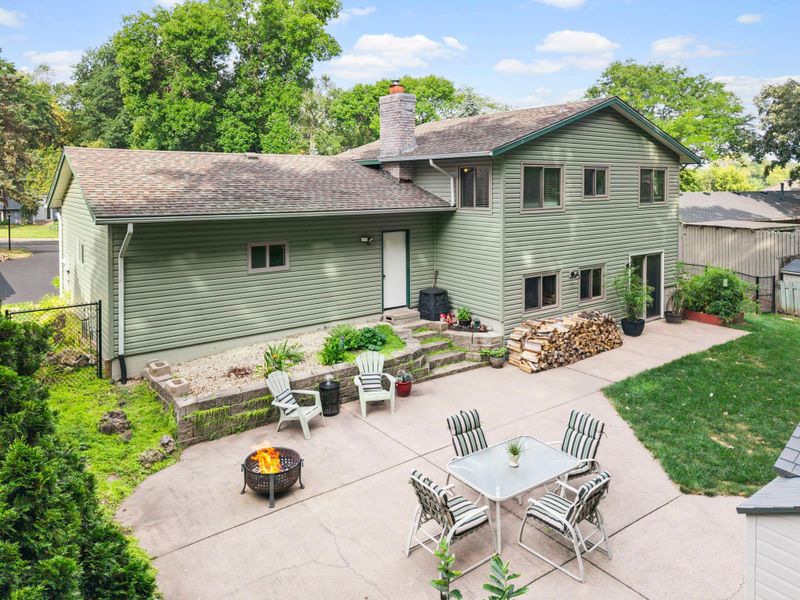 13405 Walnut Dr, Burnsville, MN 55337
