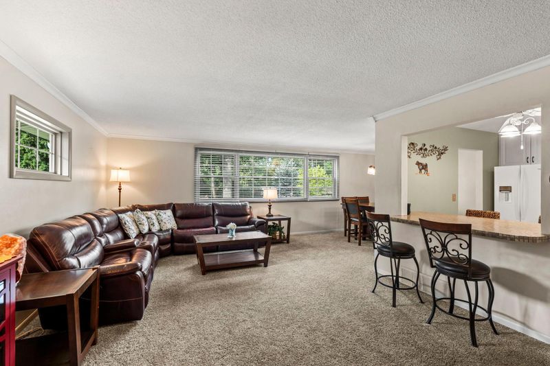 13405 Walnut Dr, Burnsville, MN 55337