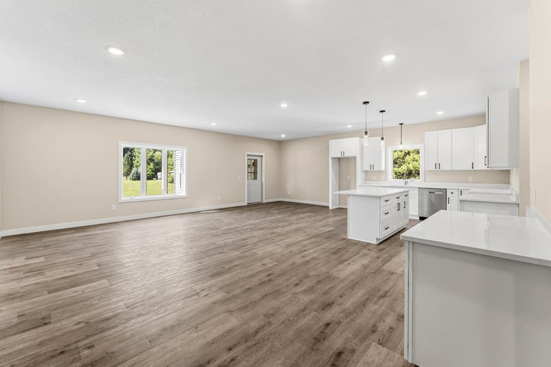 33006 Hilary Cir, Cambridge, MN 55008