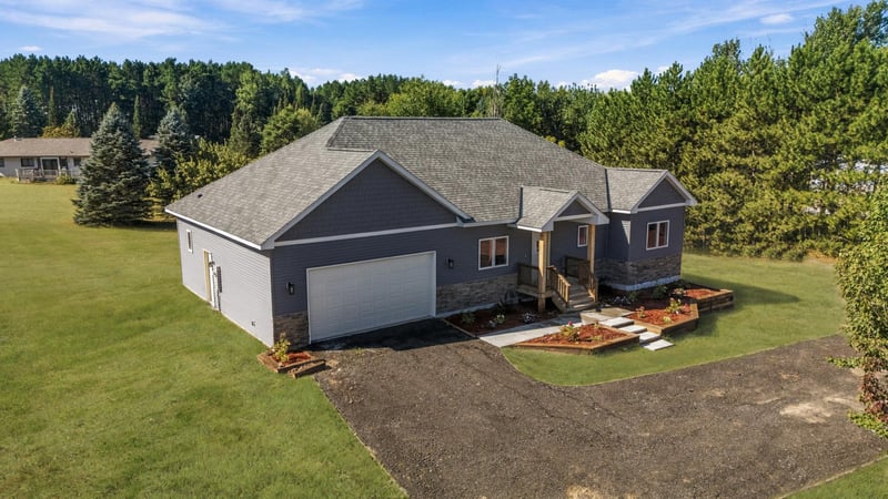 33006 Hilary Cir, Cambridge, MN 55008