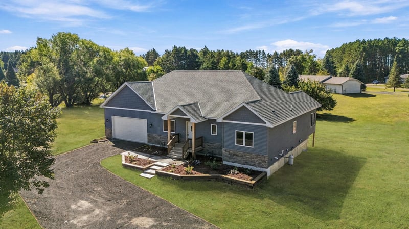 33006 Hilary Cir, Cambridge, MN 55008