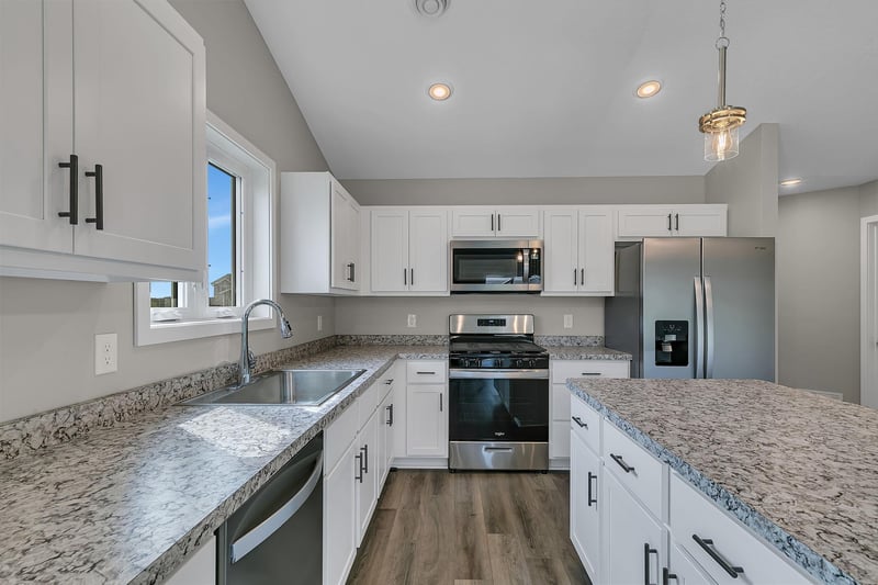24289 Forest View Cir, Saint Augusta, MN 56301