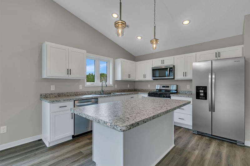 24289 Forest View Cir, Saint Augusta, MN 56301