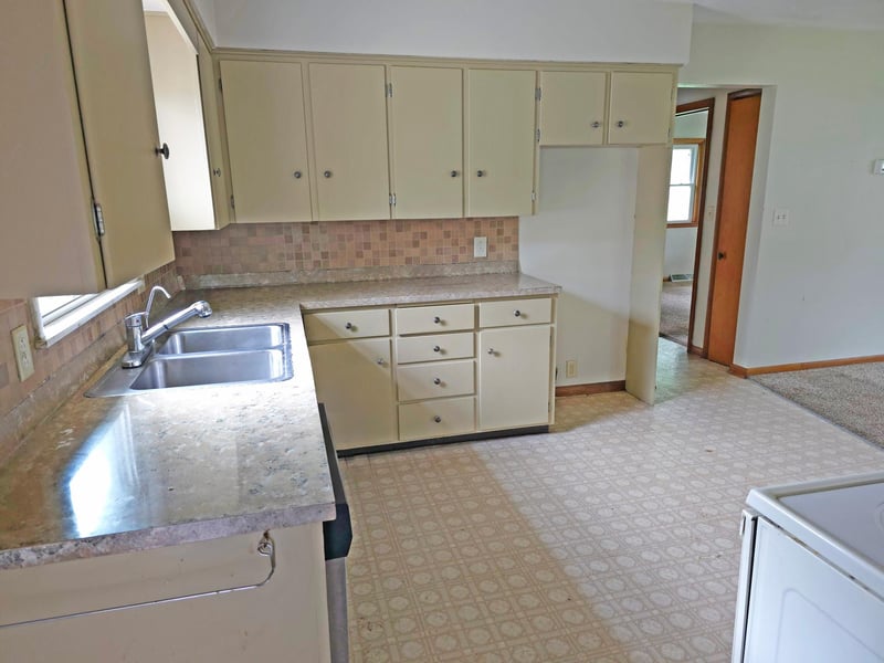 1109 S Moore St, Blue Earth, MN 56013