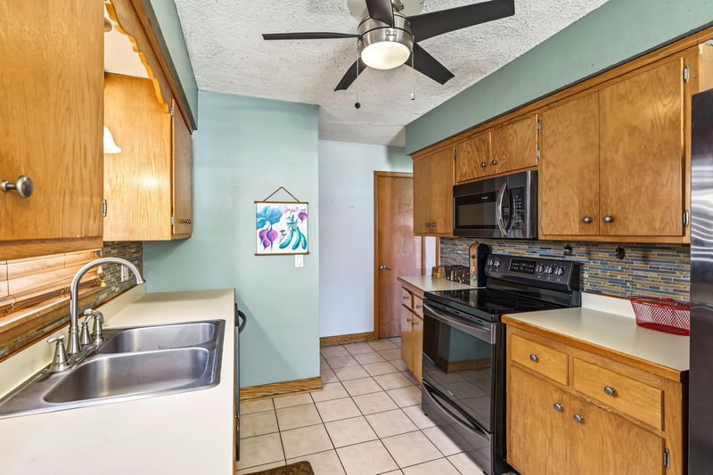 3401 Mcnair Dr N, Robbinsdale, MN 55422
