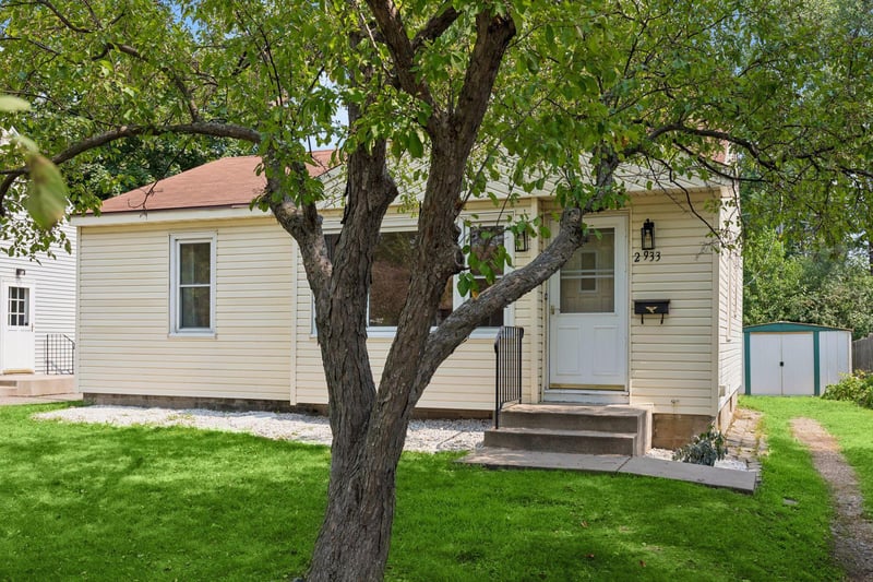 2933 Hillsboro Ave S, Saint Louis Park, MN 55426