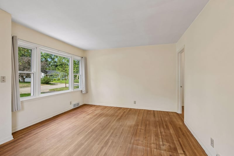 2933 Hillsboro Ave S, Saint Louis Park, MN 55426