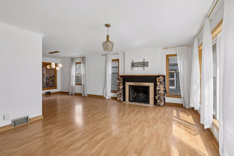 2011 Vincent Ave N, Minneapolis, MN 55411