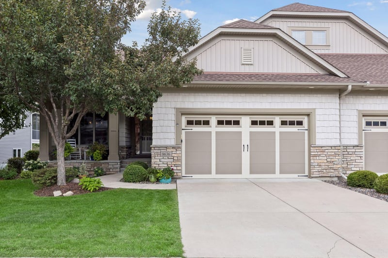 8636 Lake Riley Dr, Chanhassen, MN 55317