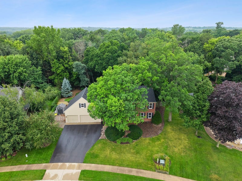 17727 Kingsway Pa, Lakeville, MN 55044