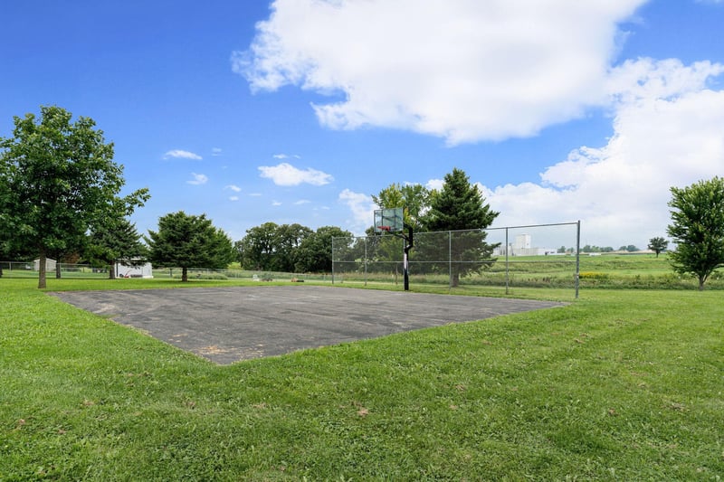 703 25th Ave NW, Austin, MN 55912