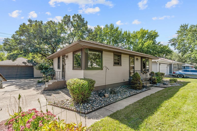 856 Maple St NE, Spring Lake Park, MN 55432