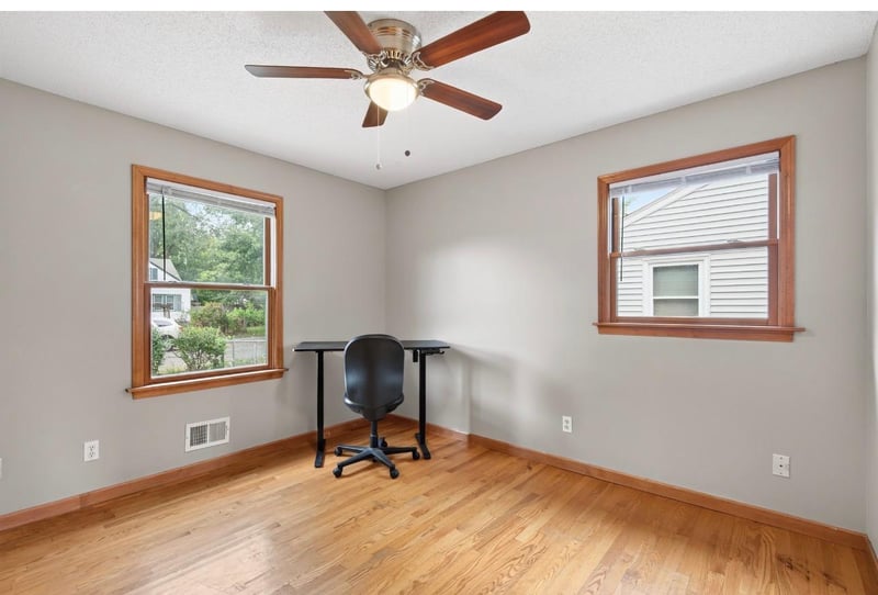 4900 Thomas Ave N, Minneapolis, MN 55430