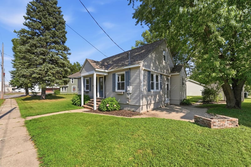 217 River St, Paynesville, MN 56362