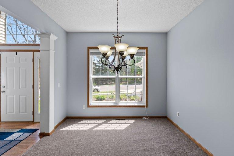 7128 Timber Crest Dr S, Cottage Grove, MN 55016