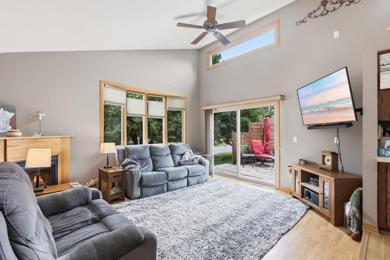 1107 Abbott Ave N, Glencoe, MN 55336